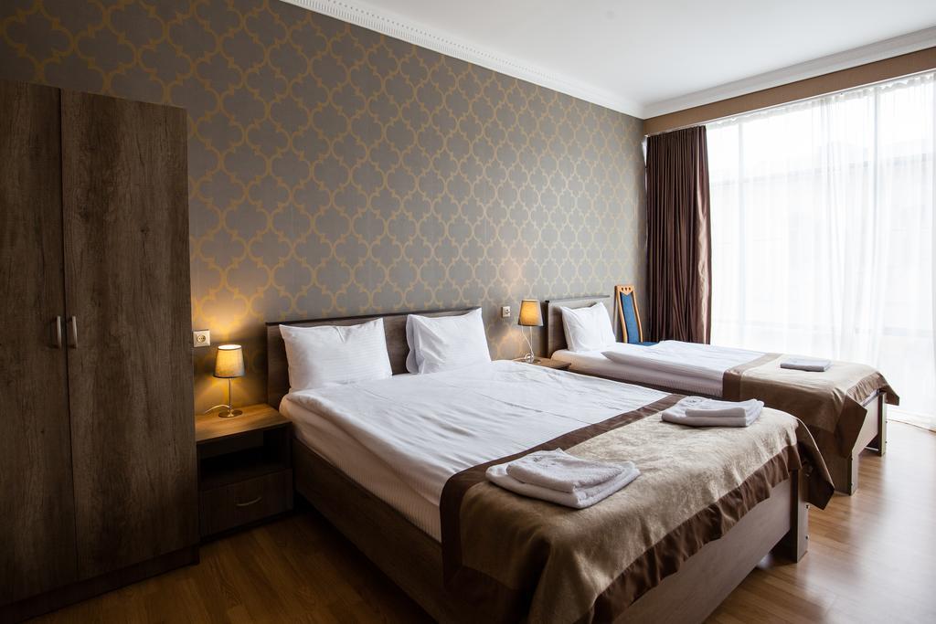 Hotel Almi Akhaltsikhe  Bagian luar foto
